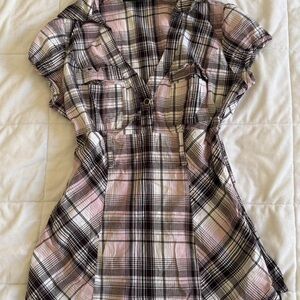 Plaid V-Neck Short Sleeve Blouse in Pink & Black
